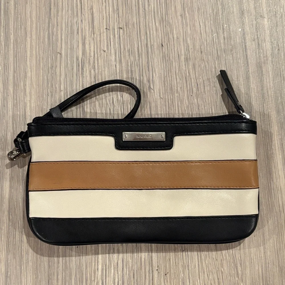 Nine West Colorblock Wristlet Clutch Black Cream Brown Zip Pouch